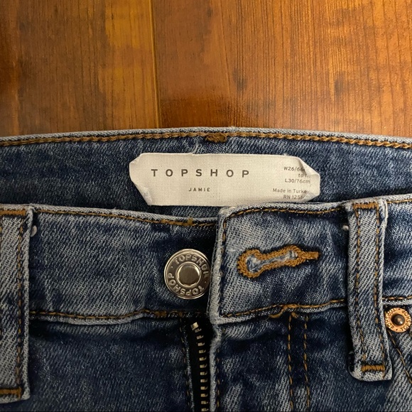 Topshop ripped high waisted jamie jeans in colour midblue. Size: W26 L30 - Picture 3 of 4